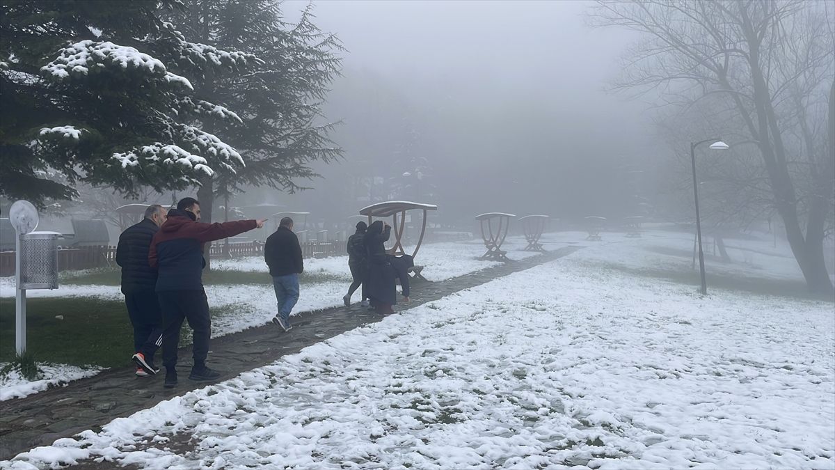 Bolu\'da Kar Yağışı Doğayı Beyaza Bürüdü