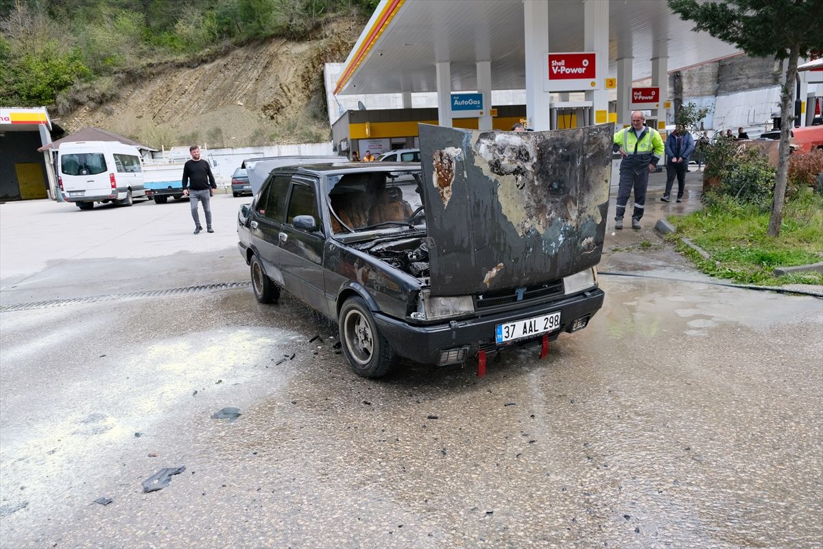 Bozkurt\'ta Alev Alan Otomobilde Hasar