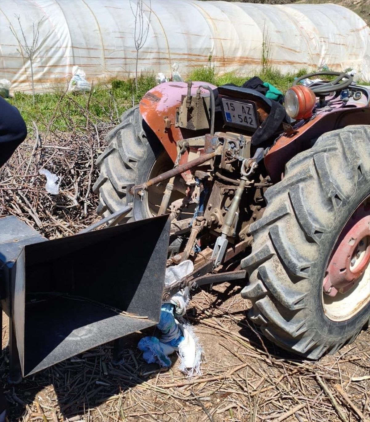 Traktör Şaftına Ayağı Sıkışan Kadın Yaralandı