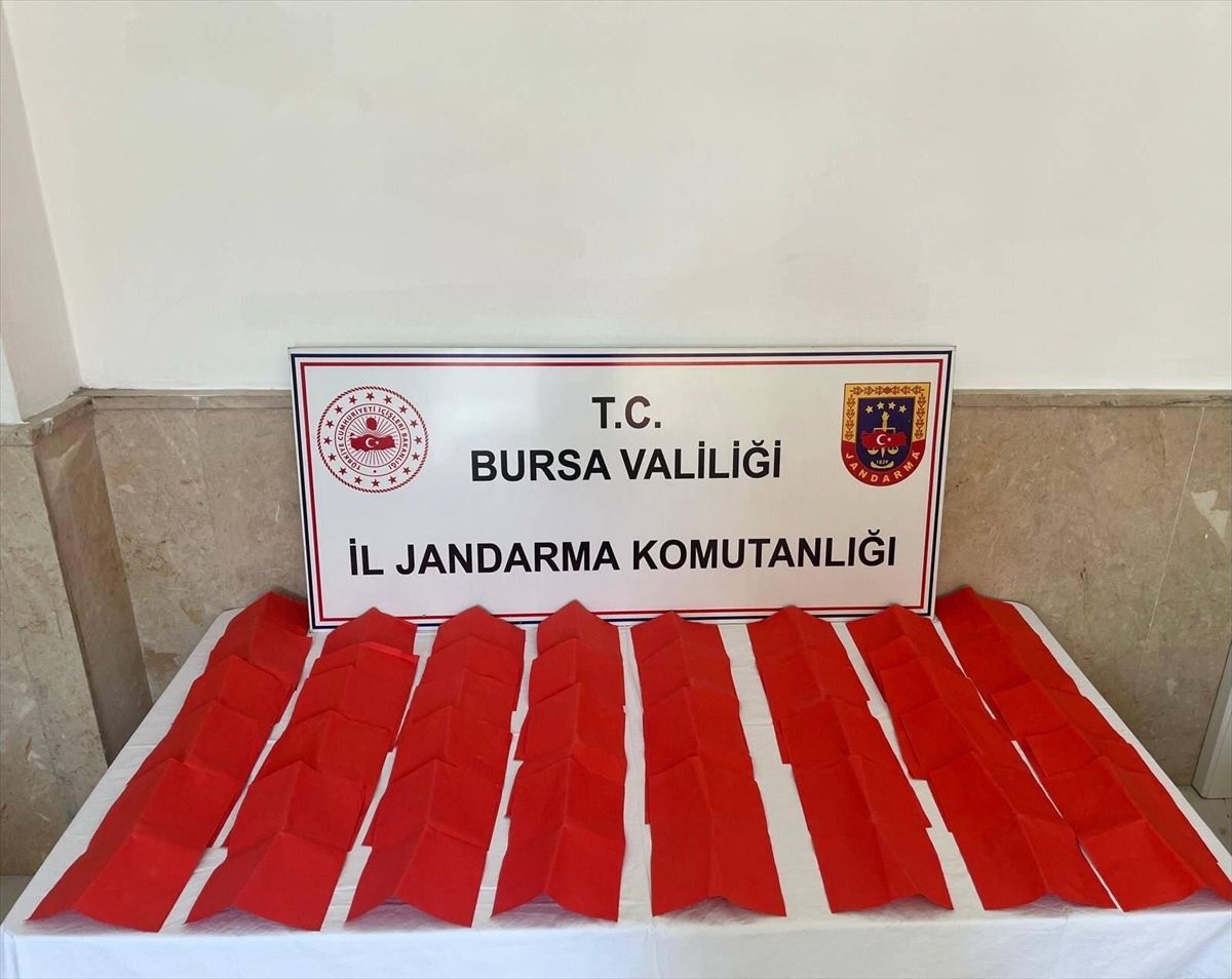 Bursa\'da A4 Kağıda Emdirilmiş Uyuşturucu Ele Geçirildi