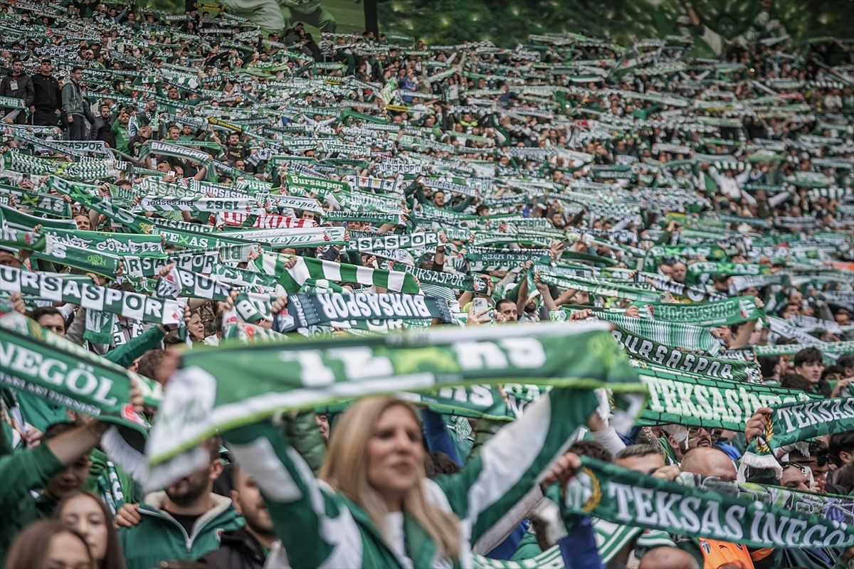 Bursaspor 1. Lig\'e Yükseldi