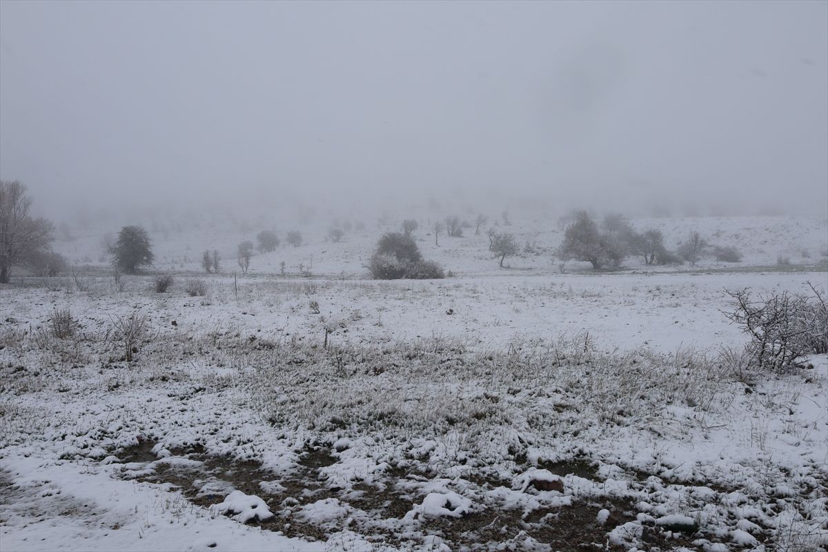 Çankırı\'nın Yüksek Kesimlerinde Kar Yağışı