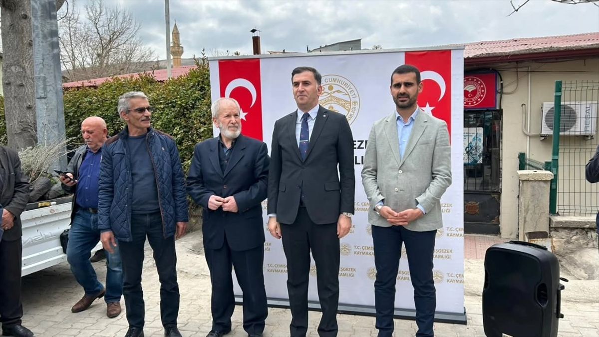 Çemişgezek\'te 800 Fidan Dağıtımı