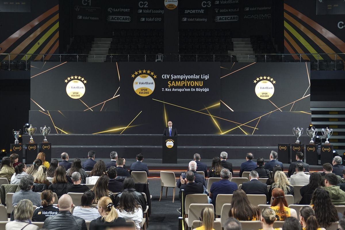 CEV Şampiyonlar Ligi şampiyonu VakıfBank, basın mensuplarıyla buluştu