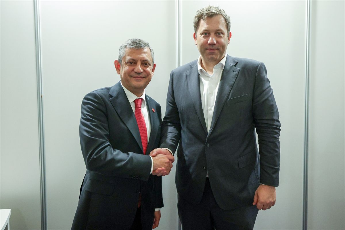 Özgür Özel ve Lars Klingbeil Buluştu