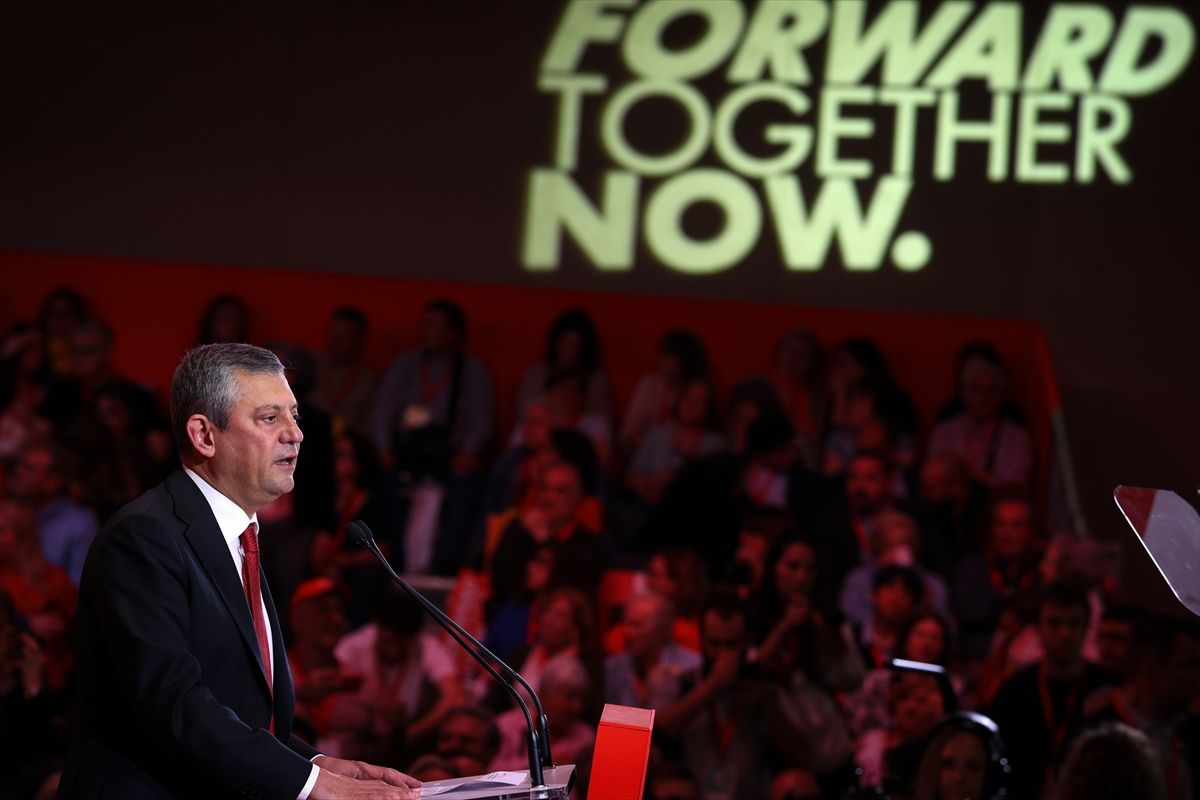 Özgür Özel: 105 Mitingle Demokrasi Mücadelesi