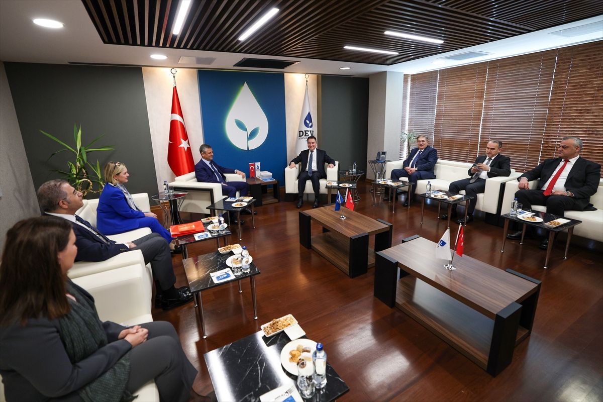 Özel ve Babacan from early elections