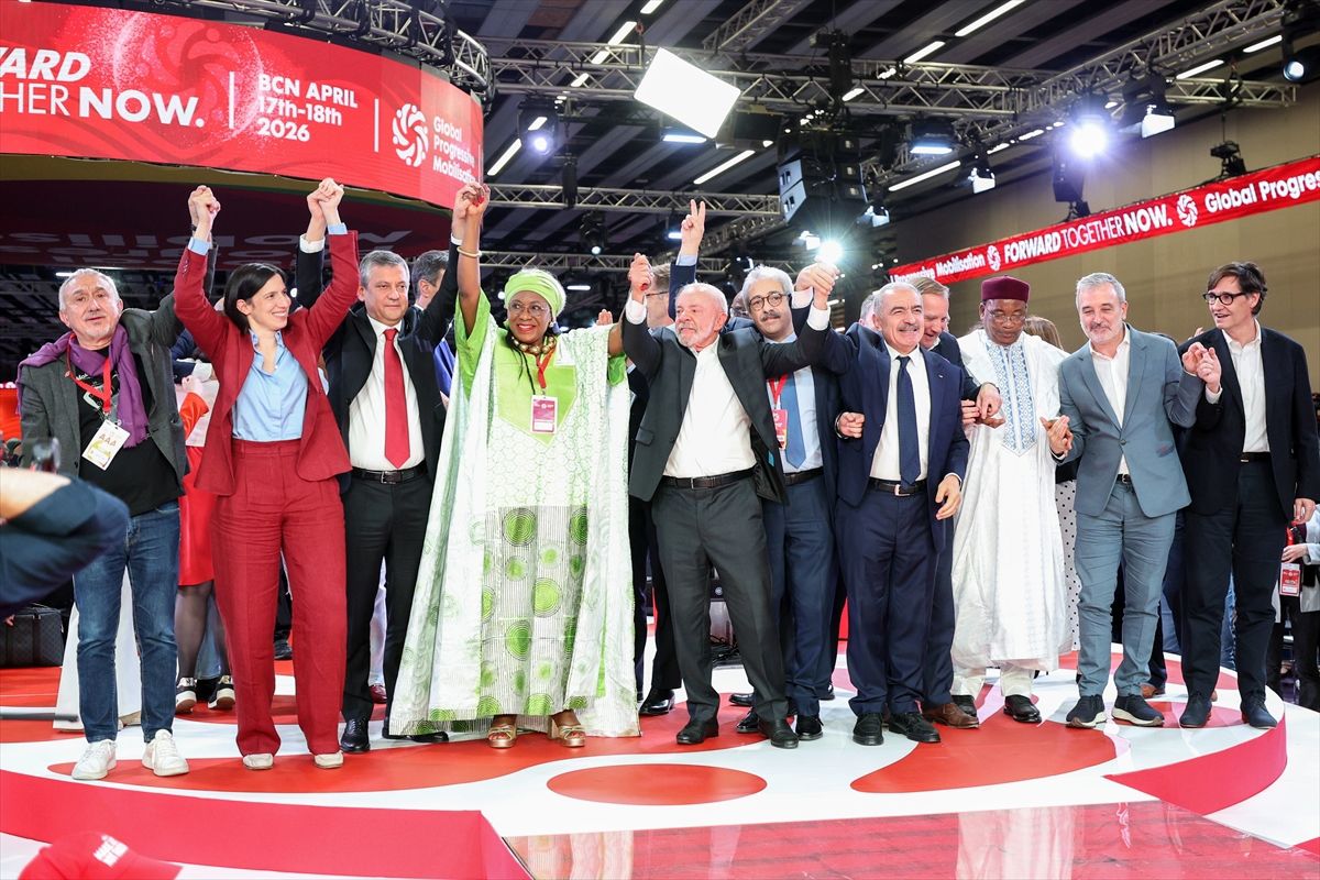 Özgür Özel Barselona\'da