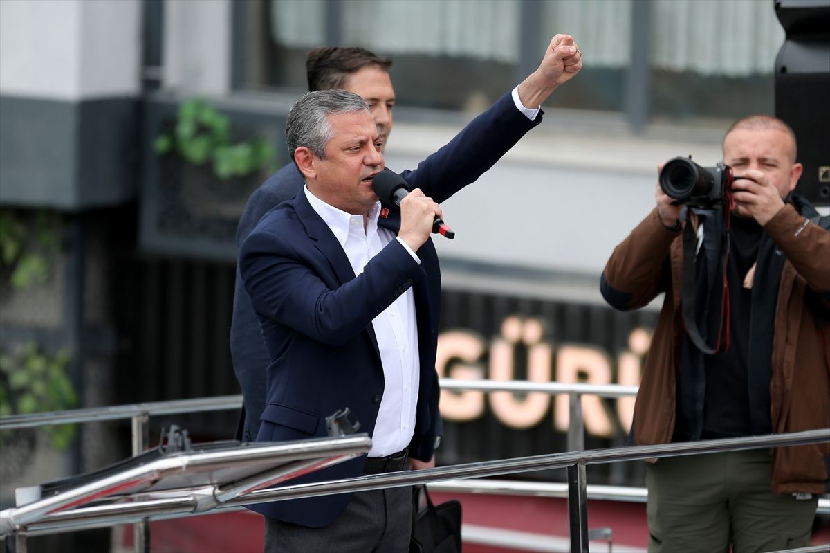 Özgür Özel: Sandığa ve Cumhuriyet\'e Sahip Çıkılmalı