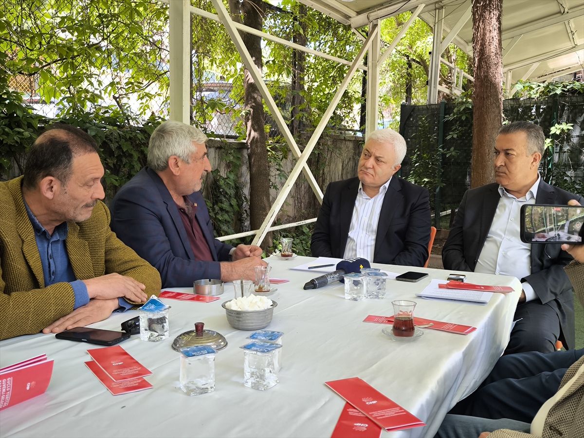 CHP\'li Özkan Siirt\'te Toplandı