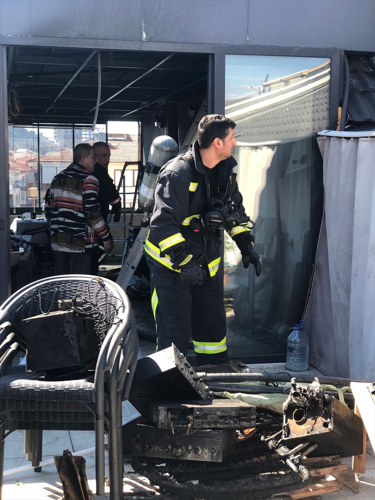 Çınarcık\'ta Apartmanda Yangın