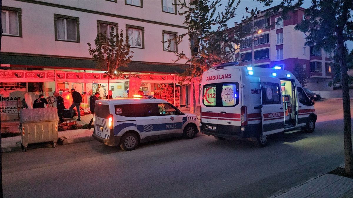 Çorum\'da Okul Bahçesinde Bıçaklı Kavga