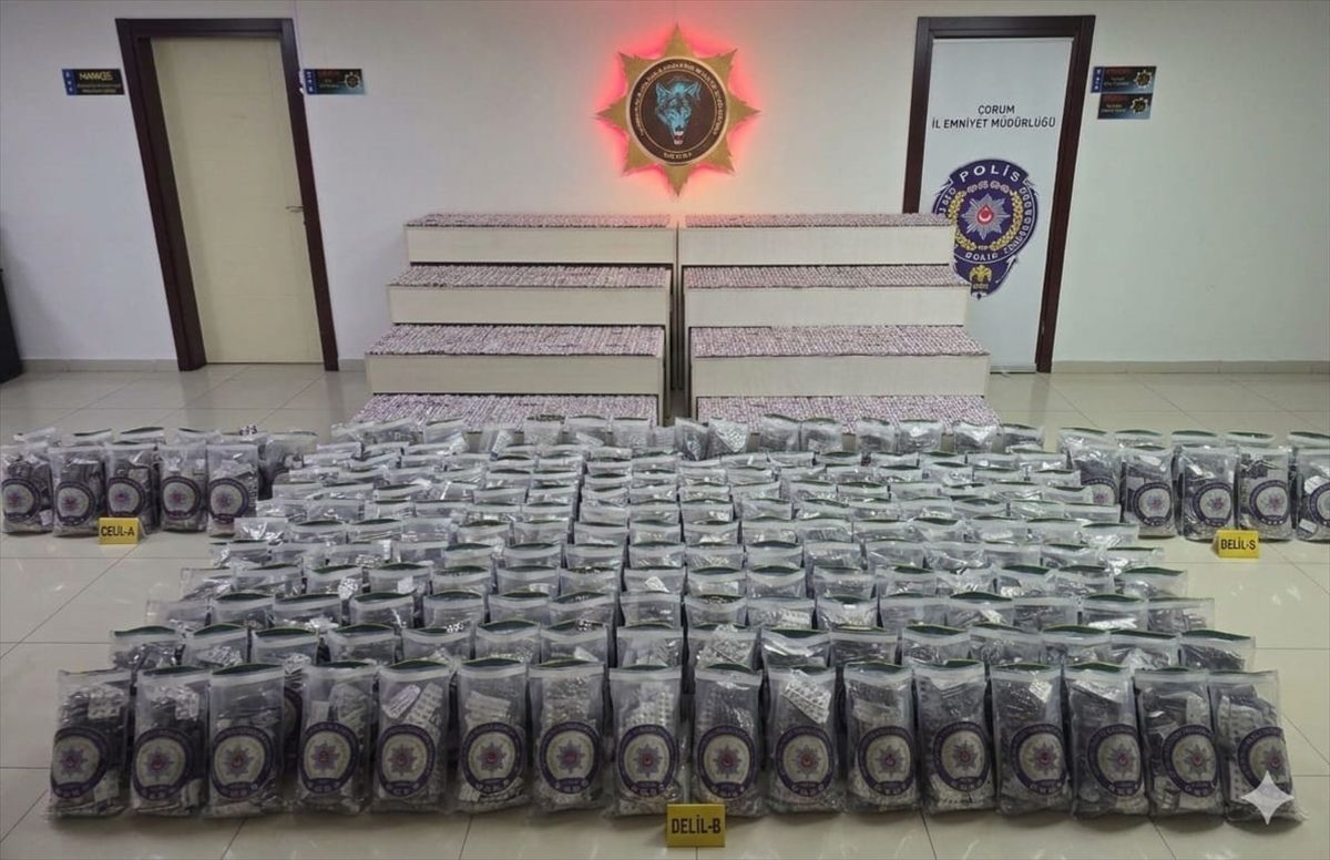 Çorum\'da Narkotik Operasyonu: 249 Bin Ecza Ele Geçirildi