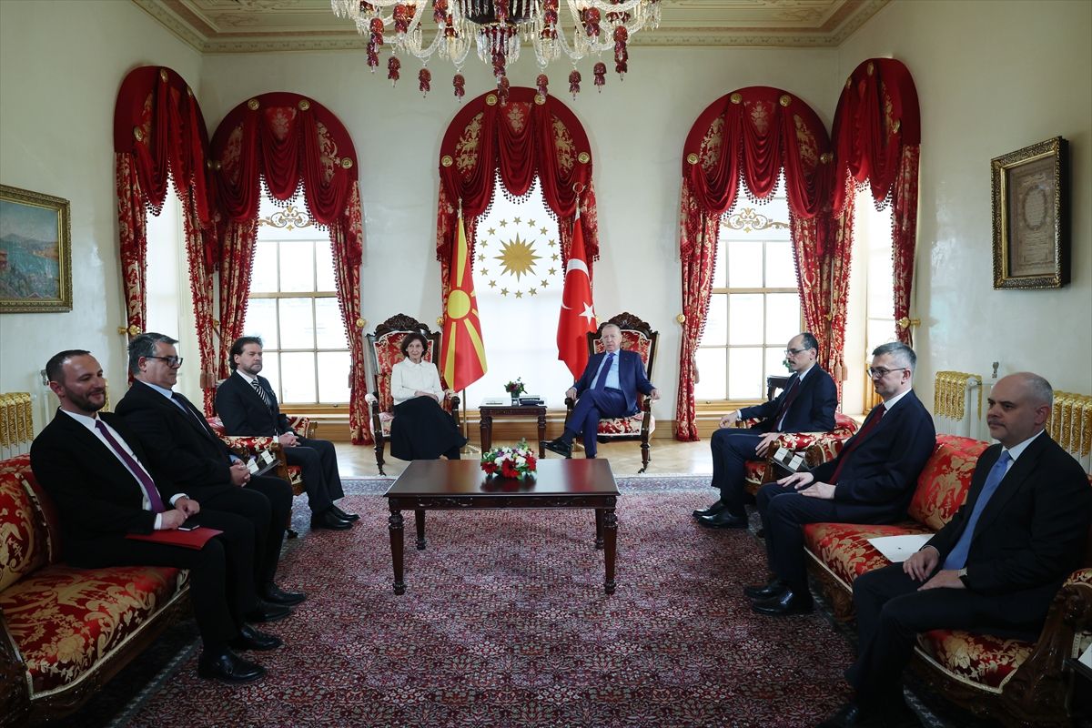 Cumhurbaşkanı Erdoğan, Kuzey Makedonya Cumhurbaşkanı Siljanovska-Davkova ile görüştü