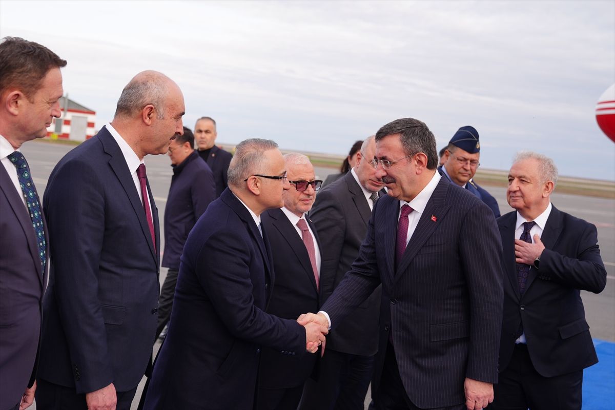 Yılmaz, Kazakistan\'da Ekonomik Toplantıya Katıldı