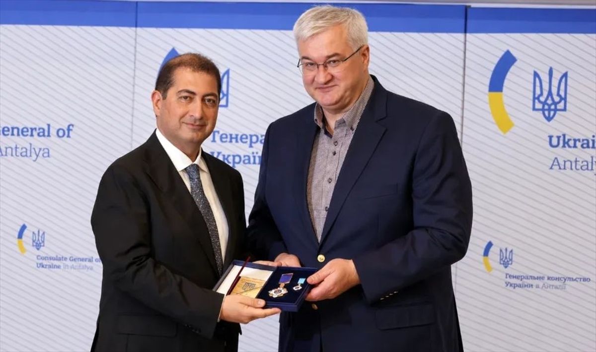 Ukrayna\'nın Adana Fahri Konsolosu Sakarya\'ya Ukrayna\'dan devlet nişanı