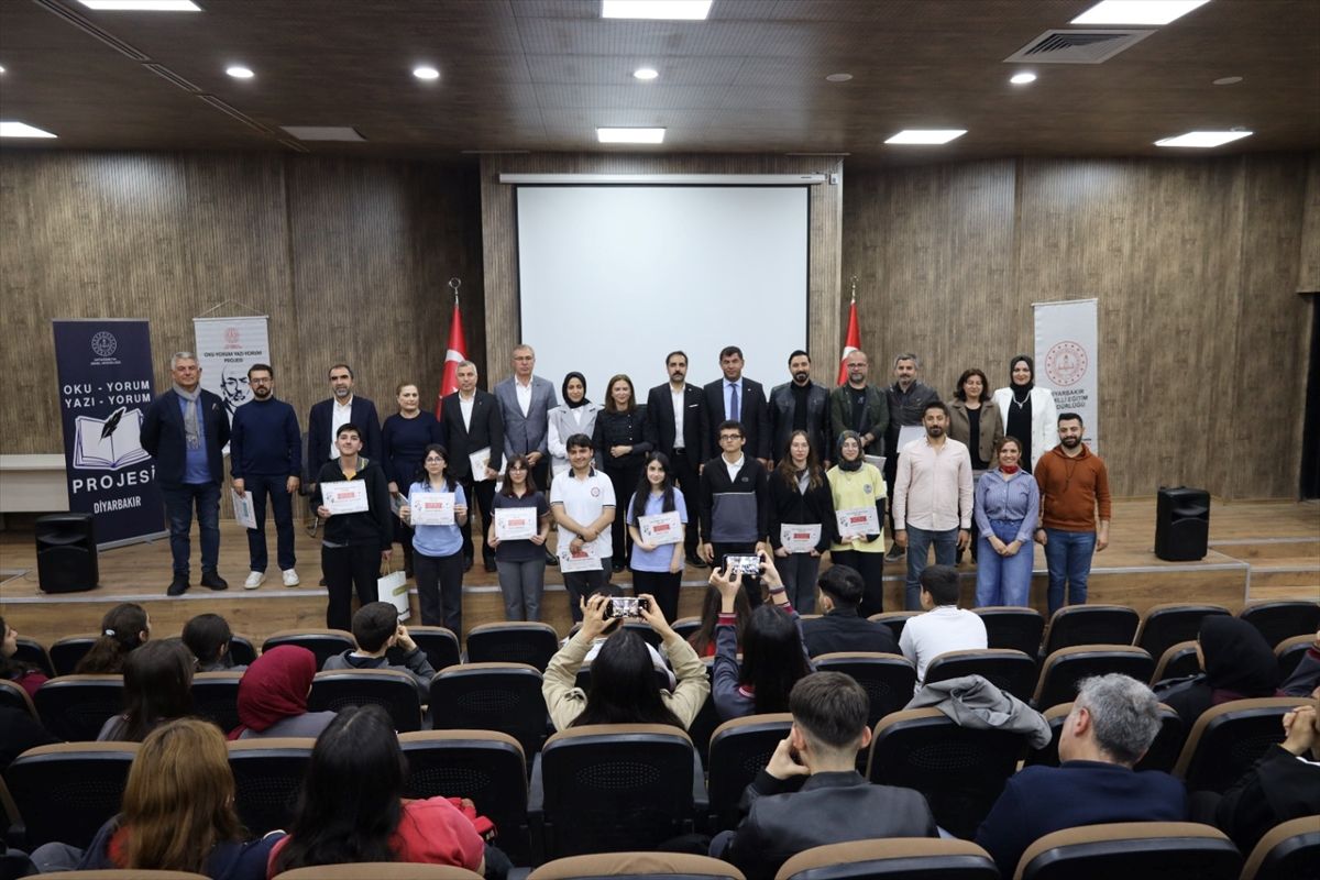 Safahat Okumaları Paneli Düzenlendi