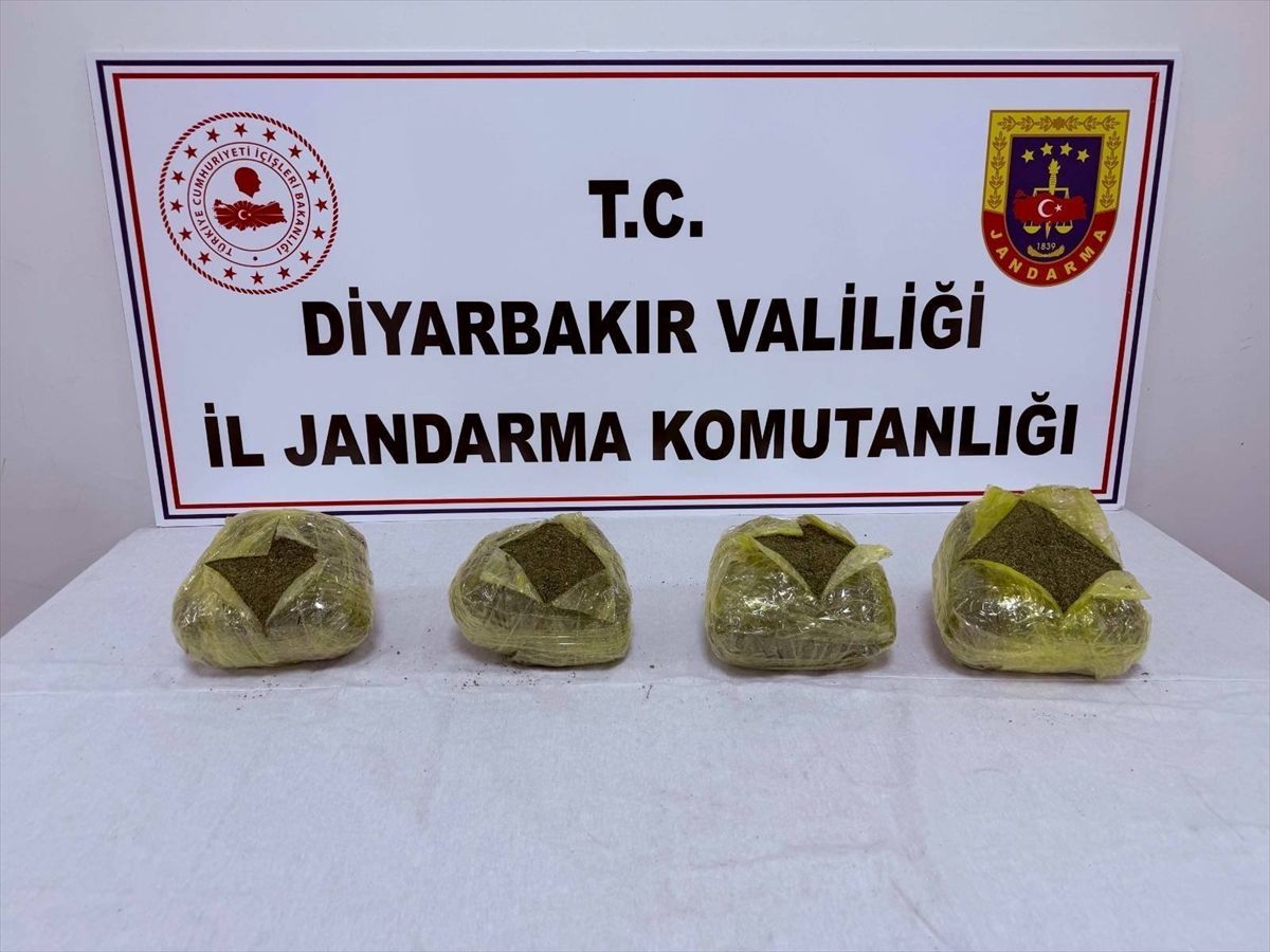 Diyarbakır\'da Uyuşturucu Operasyonu: 18 Gözaltı