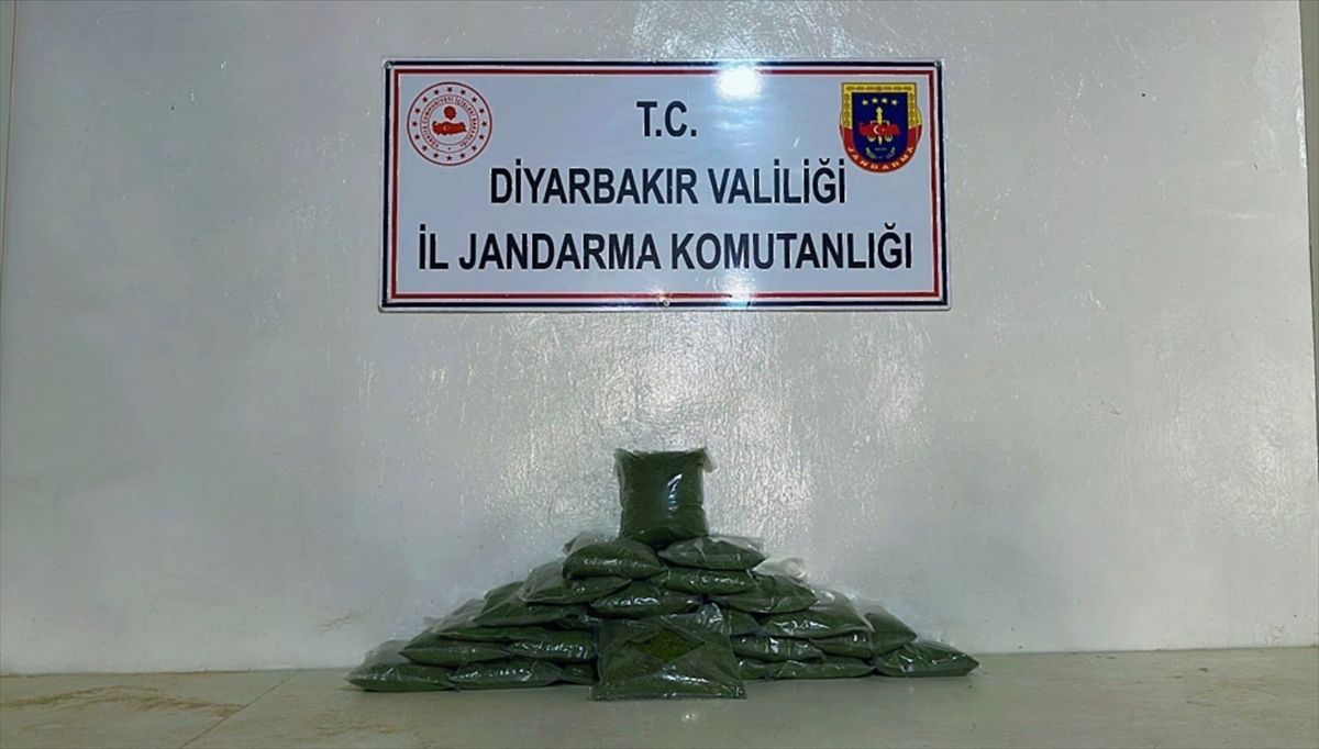 Diyarbakır\'da Uyuşturucu Operasyonu: 20 Şüpheli