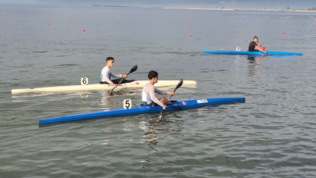 Köyceğiz\'de Uluslararası Kano Yarışları