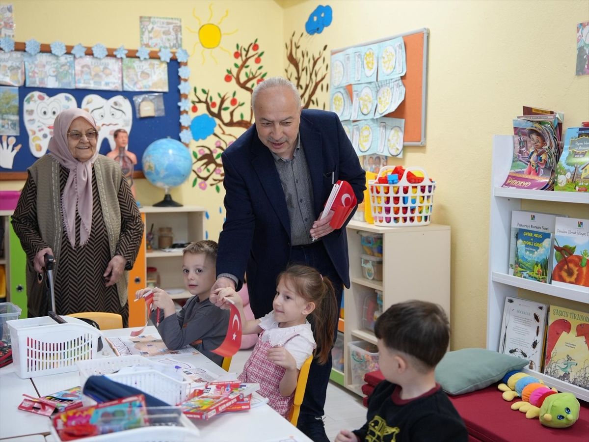 Yaşlılardan Çocuklara 23 Nisan Sürprizi