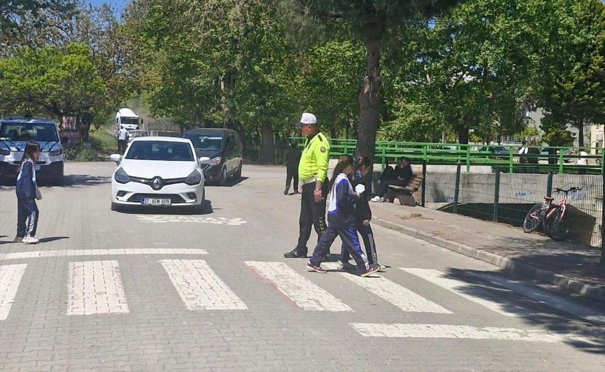 Eceabat\'ta Trafik Güvenliği Eğitimi