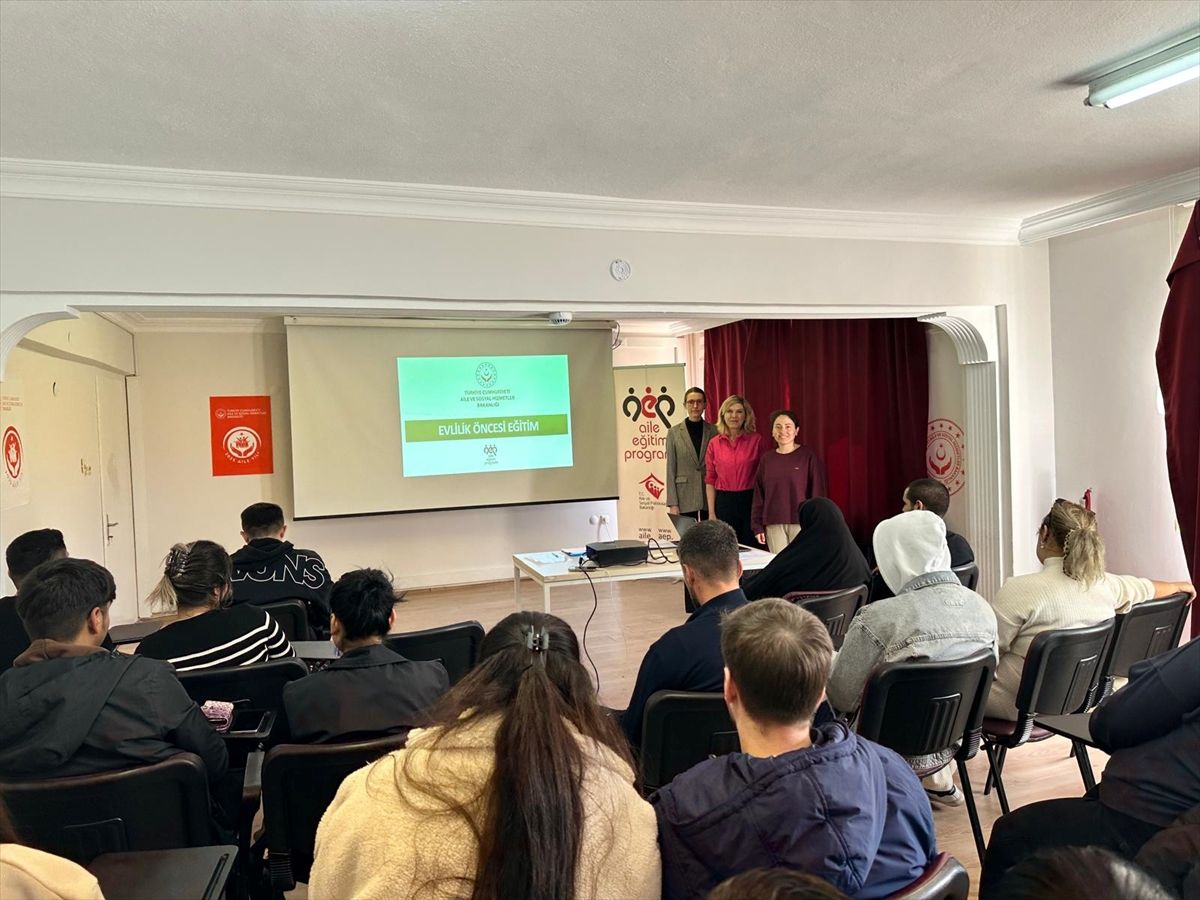 Edirne Aile ve Sosyal Hizmetler İl Müdürlüğünce eğitim çalışmaları düzenlendi