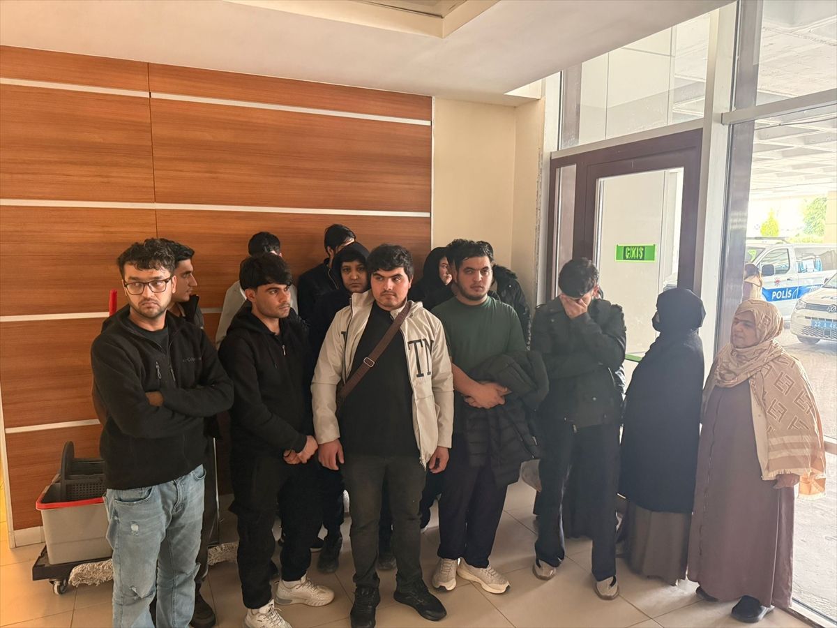 Edirne\'de 16 Düzensiz Göçmen Yakalandı