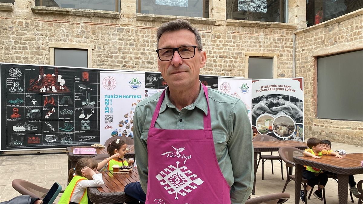 Çocuklar Talika Boyadı