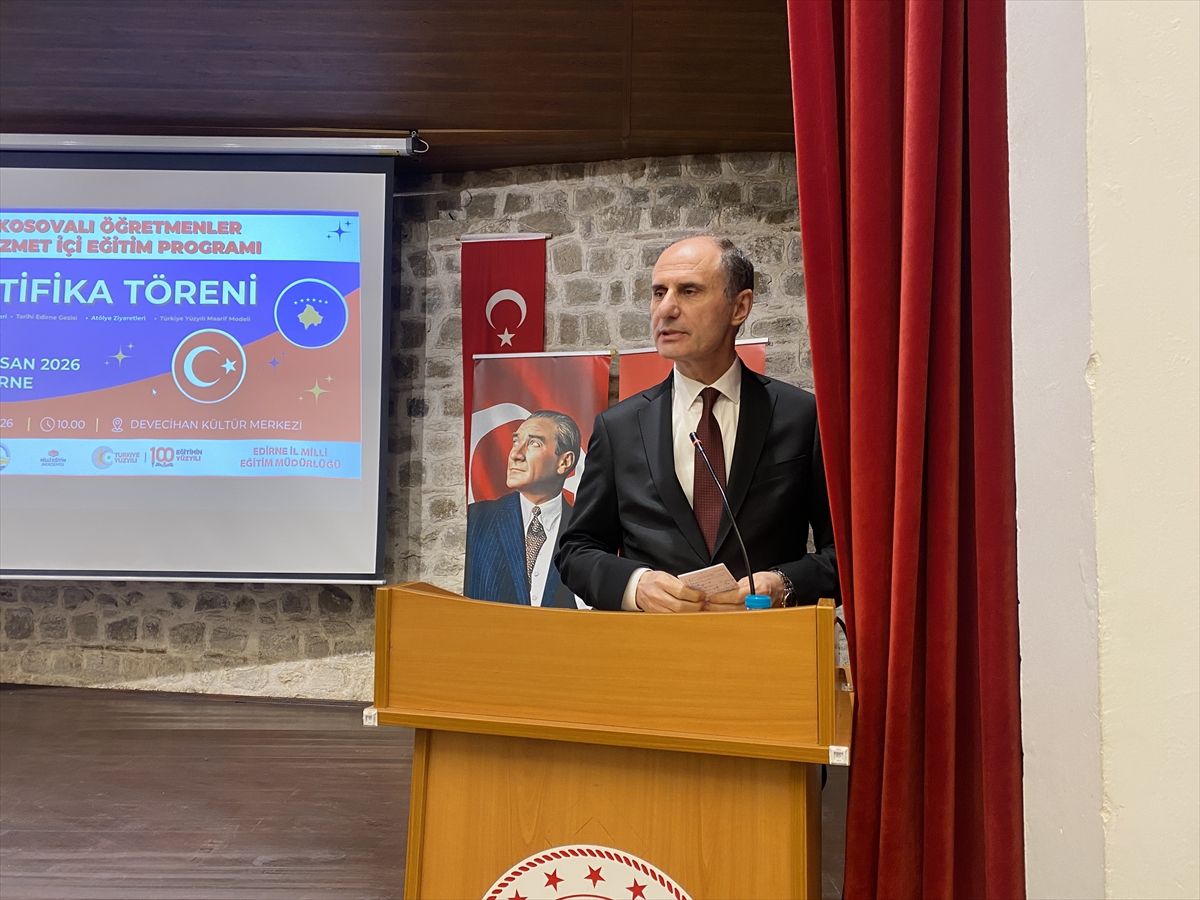 Kosovalı Öğretmenlere Eğitim Sertifikaları