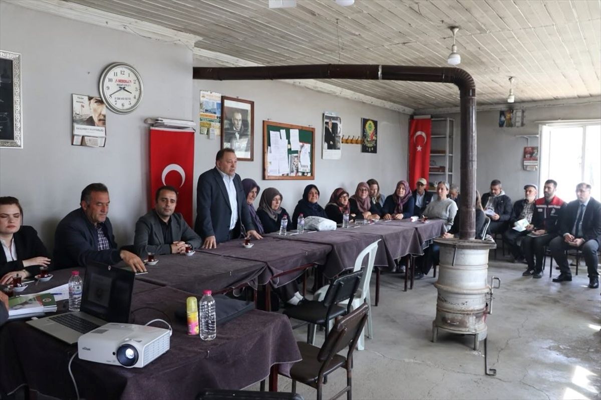 Edirne\'de İpek Böceği Yetiştiriciliği Eğitimi