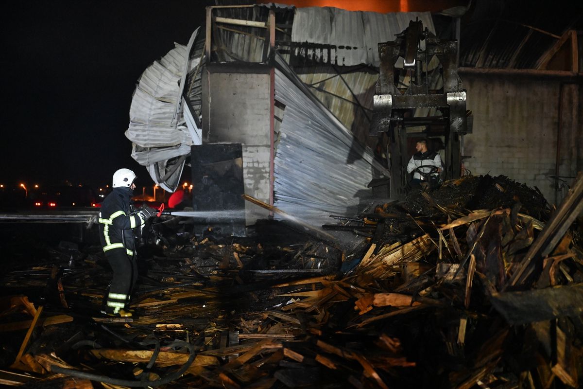 Edirne\'de Kereste Fabrikasında Yangın