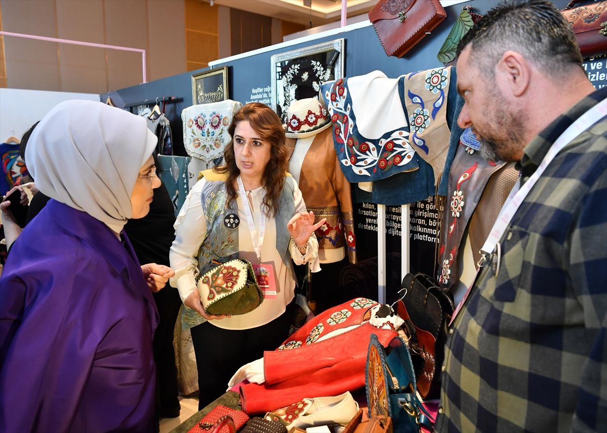 Edirne\'nin deri ve saraciye ürünleri Cemre Çarşısı\'nda tanıtıldı