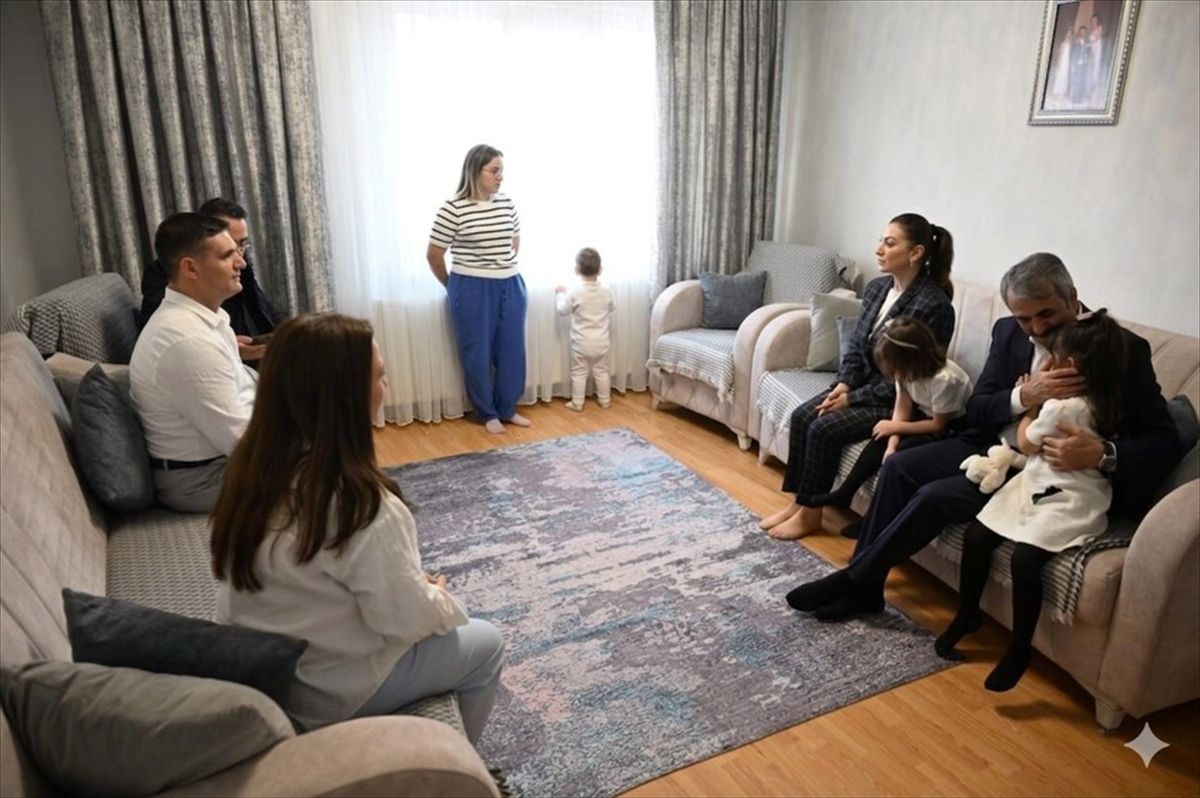 Vali Sezer, Koruyucu Aileyi Ziyaret Etti