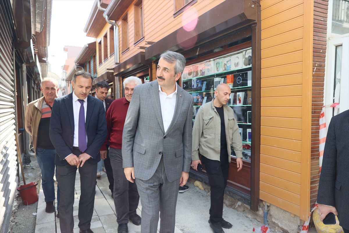 Vali Sezer Kunduracılar Sokağı\'nda İnceleme Yaptı