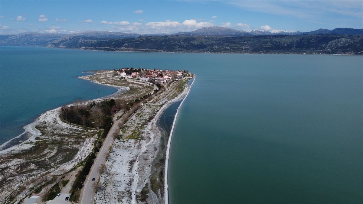 Eğirdir Gölü\'nde Doğal Yürüyüş Yolu