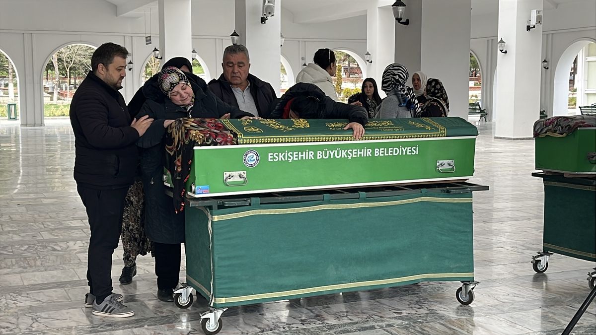 Anne ve Kızı Son Yolculuğuna Uğurlandı