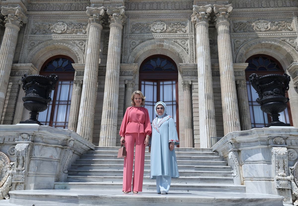 Emine Erdoğan, Belçika Kraliçesi Mathilde\'yi Dolmabahçe\'de ağırladı