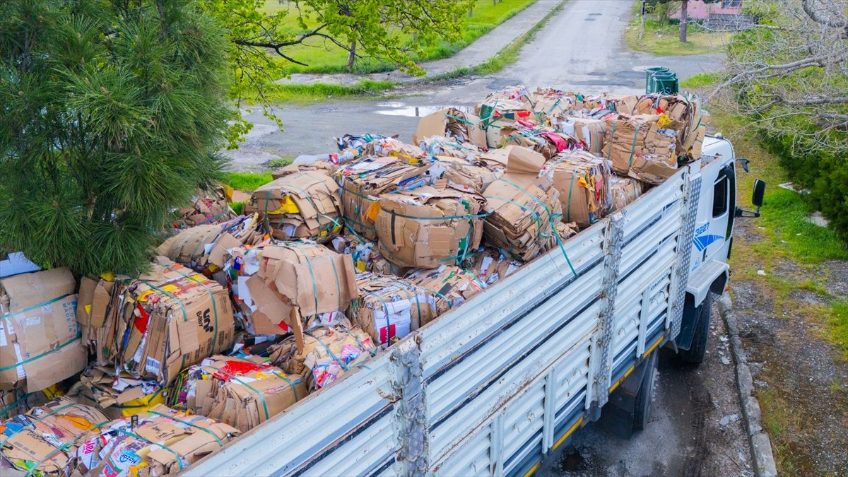 EBYÜ\'de 76 Ton Atık Geri Dönüşüme Kazandırıldı