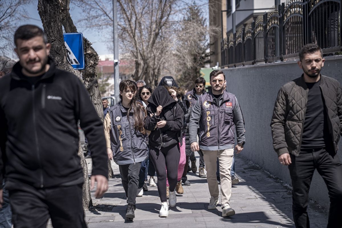 Erzurum\'da Fuhuş Operasyonu: 10 Gözaltı