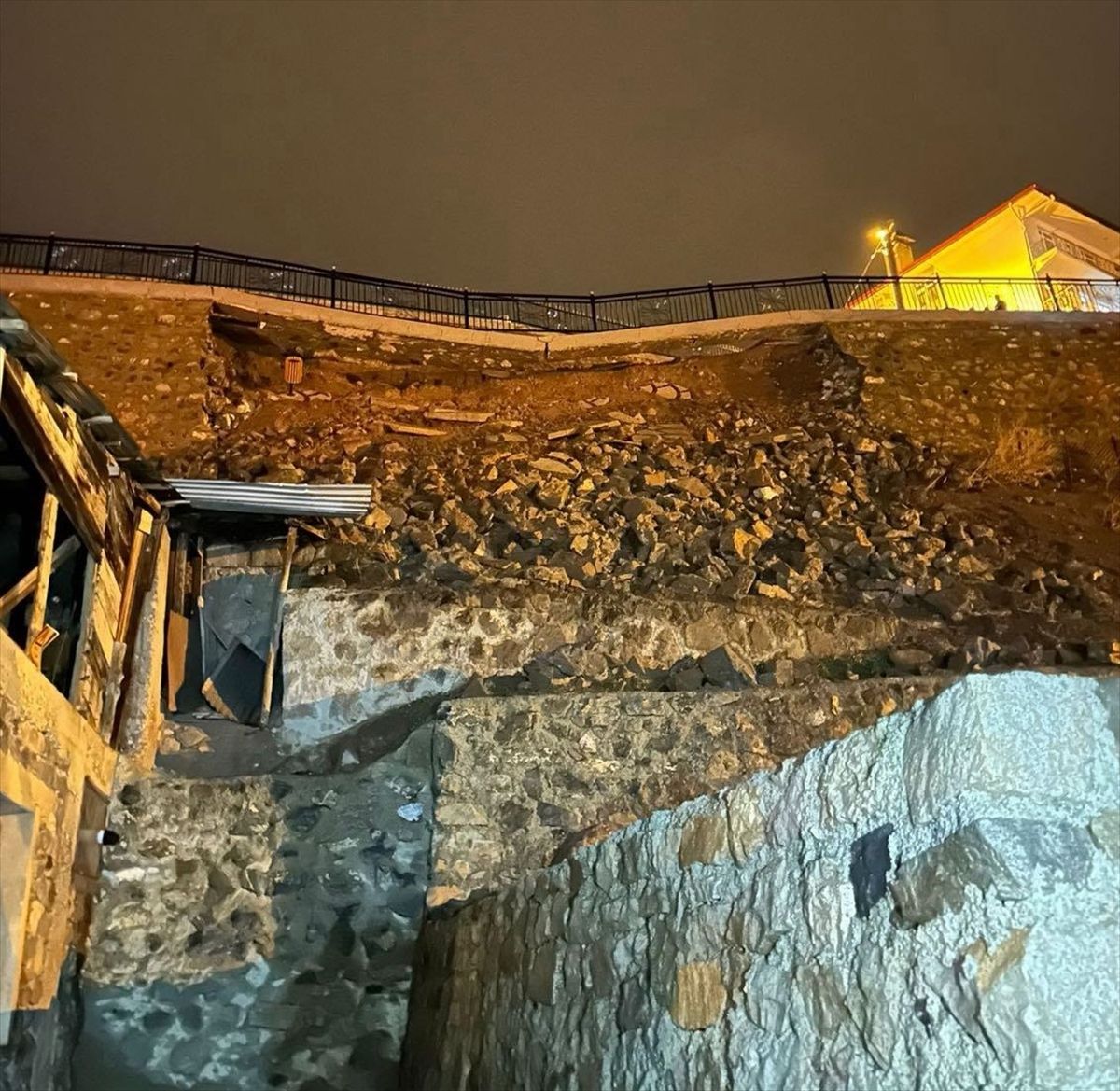 İspir\'de Heyelan Olmuş