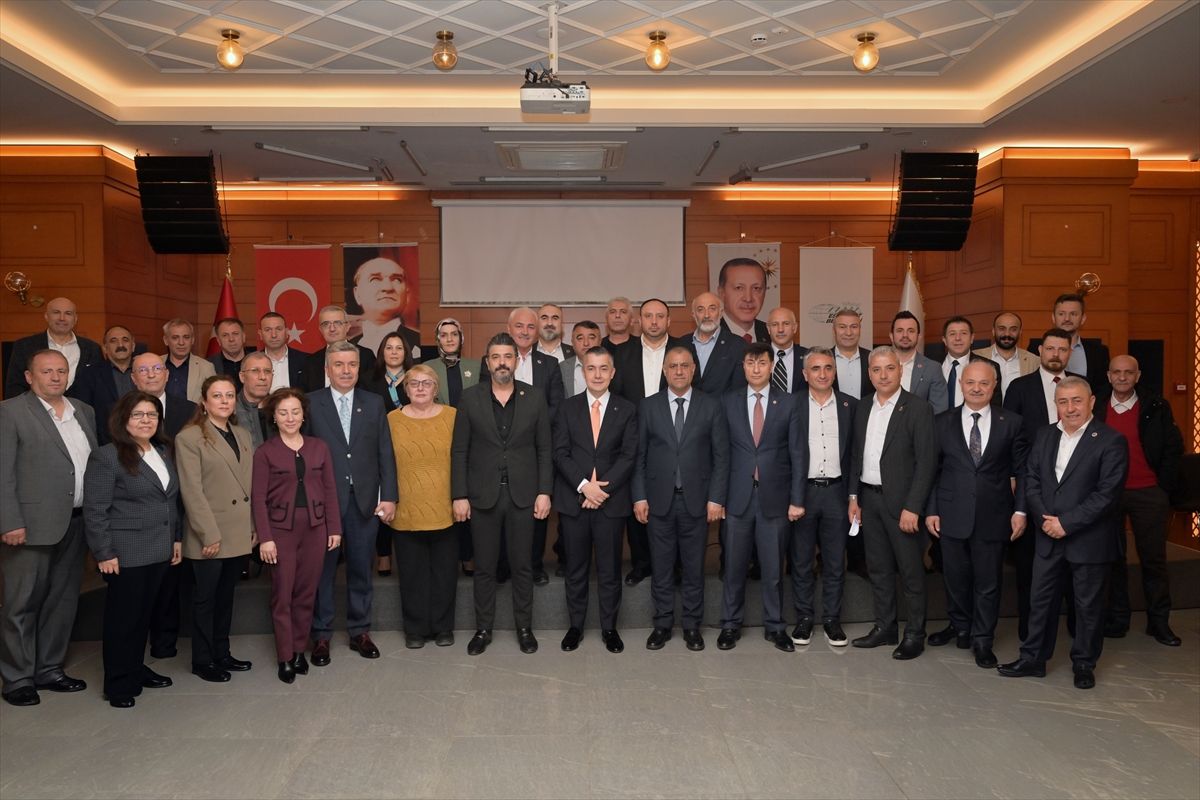 Esenyurt Belediye Başkan Vekili Aksoy, mahalle muhtarlarıyla bir araya geldi