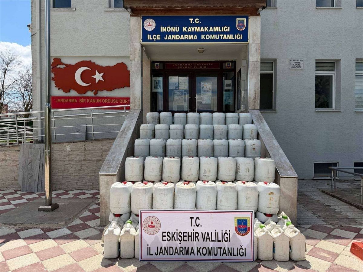 Eskişehir\'de 2.270 Litre Sahte Gübre Ele Geçirildi