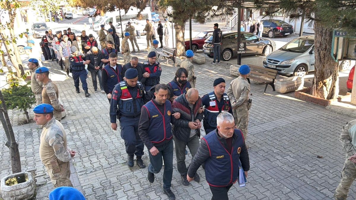 Eskişehir\'de 20 yıllık kayıp dosyasında cinayet şüphesi güçlendi, 8 kişi tutuklandı