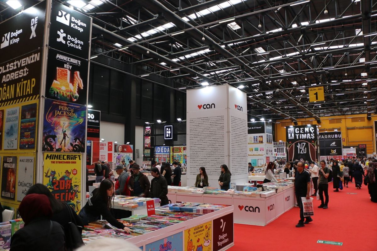 Eskişehir Kitap Fuarı Açıldı