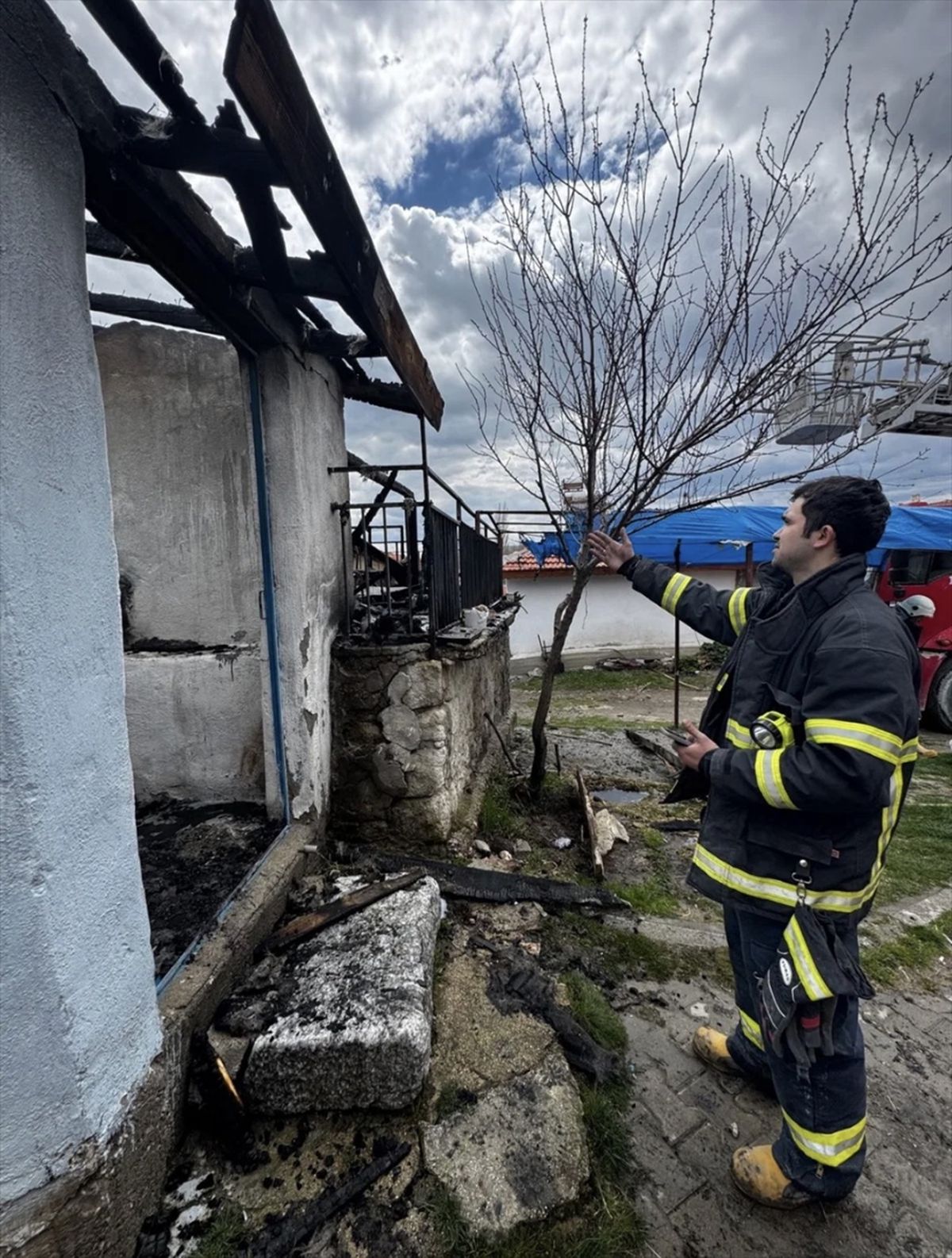 Seyitgazi\'de Ev Yangını Söndürüldü