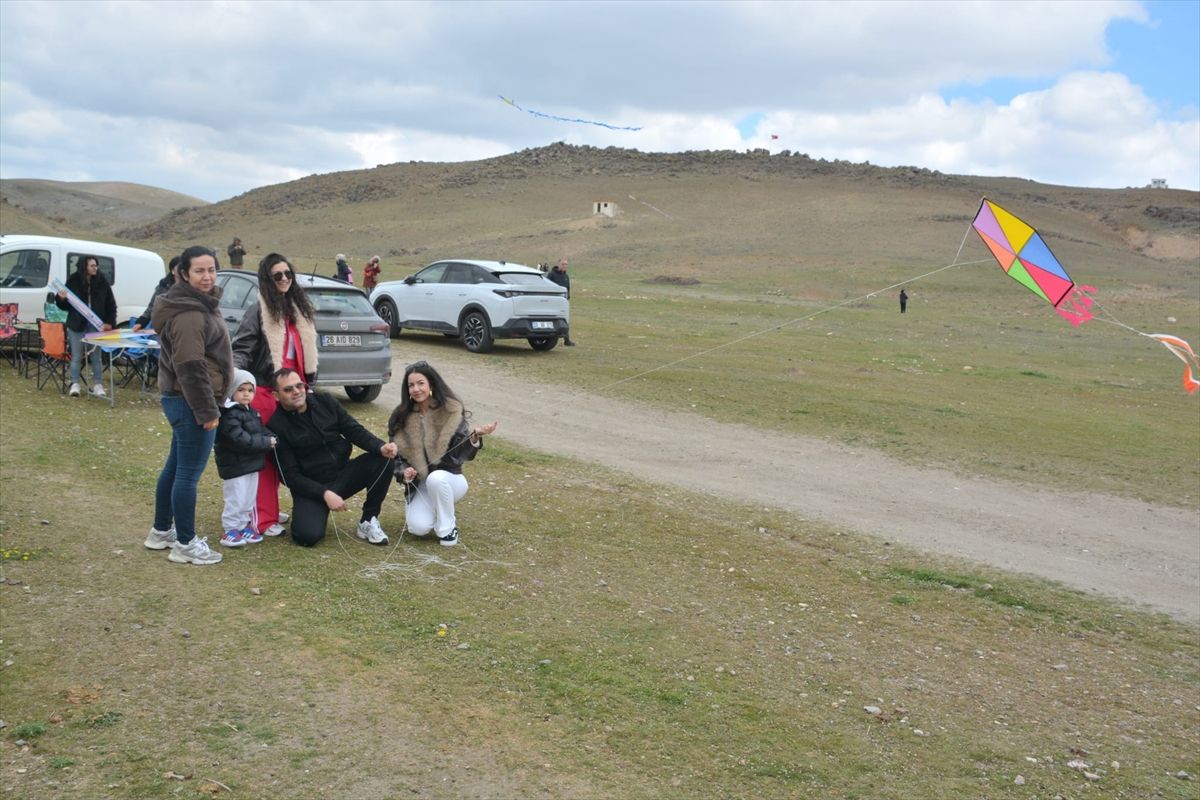 Karatepe\'de Uçurtma Şenliği