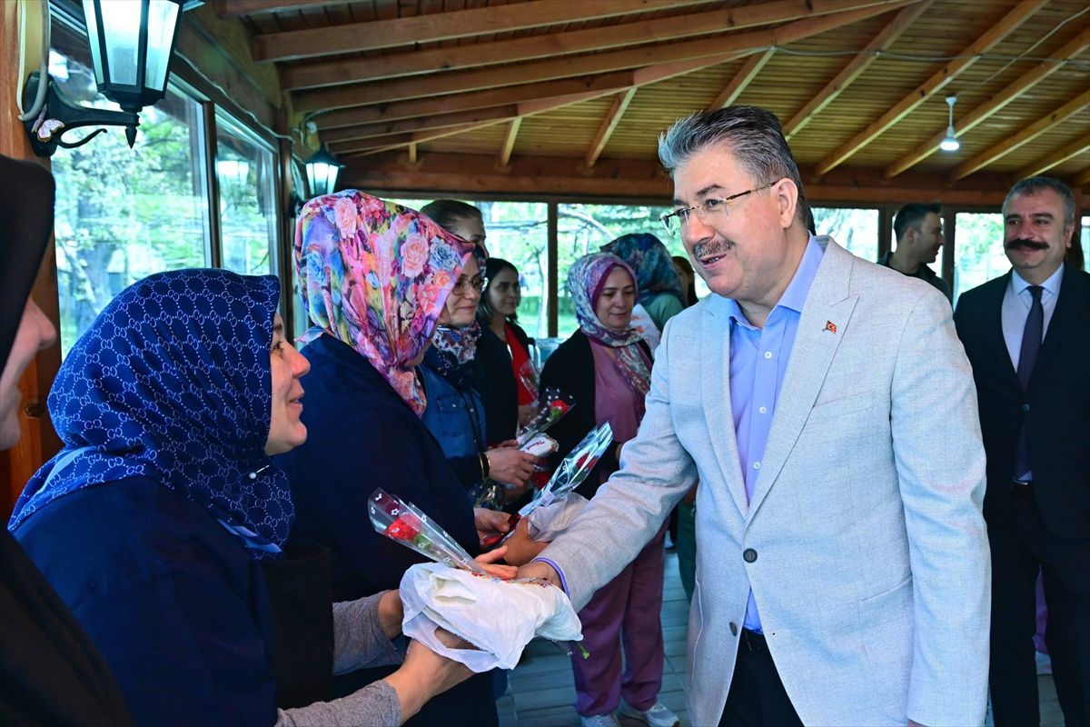 Vali Yılmaz\'dan Anneler Günü Kutlaması