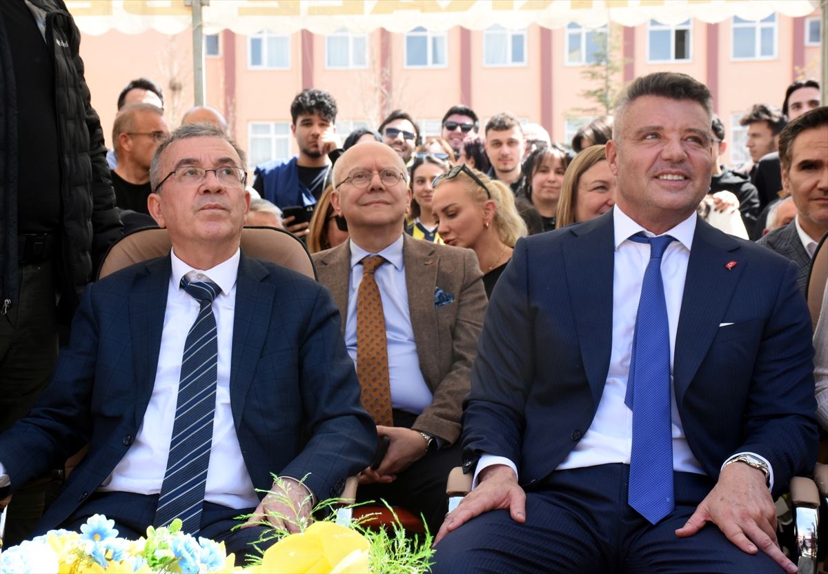 Kırıkkale\'de Atatürk Spor Salonu Açıldı