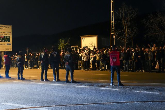 Fenerbahçe'de Derbi Sonrası Taraftar Tepkisi: Otobüse Yabancı Madde ve İstifa Tezahüratları